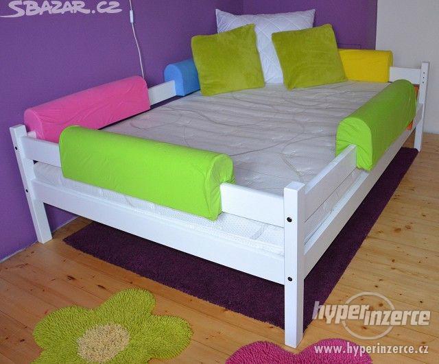 Nová bílá postel z masívu 140x200 cm - foto 1