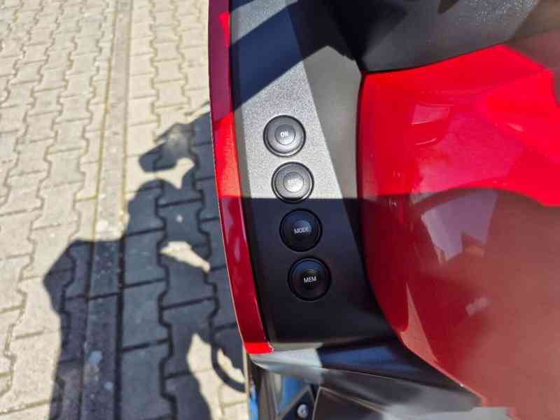 BMW R 1250 RT - SUPER STAV + VÝBAVA 369.000,- Kč - foto 6