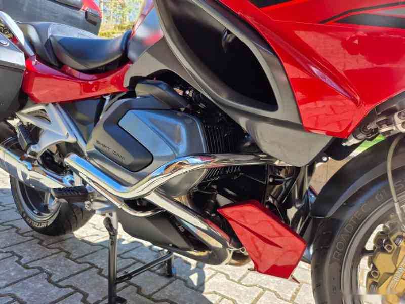 BMW R 1250 RT - SUPER STAV + VÝBAVA 369.000,- Kč - foto 14
