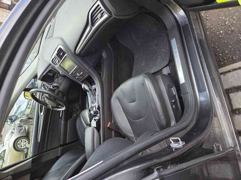 Ford mondeo mk5/fusion USA 178kW AT - foto 12