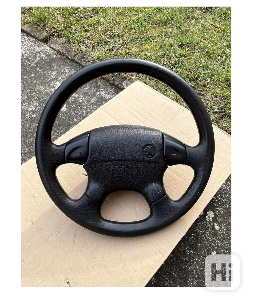 Čtyřramenný volant ŠKODA FELICIA s airbagem - foto 1