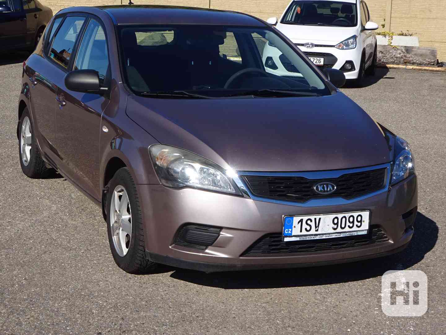 Kia Ceeˇd 1.4i r.v.2011 (66 kw) 2.Majitel  - foto 1