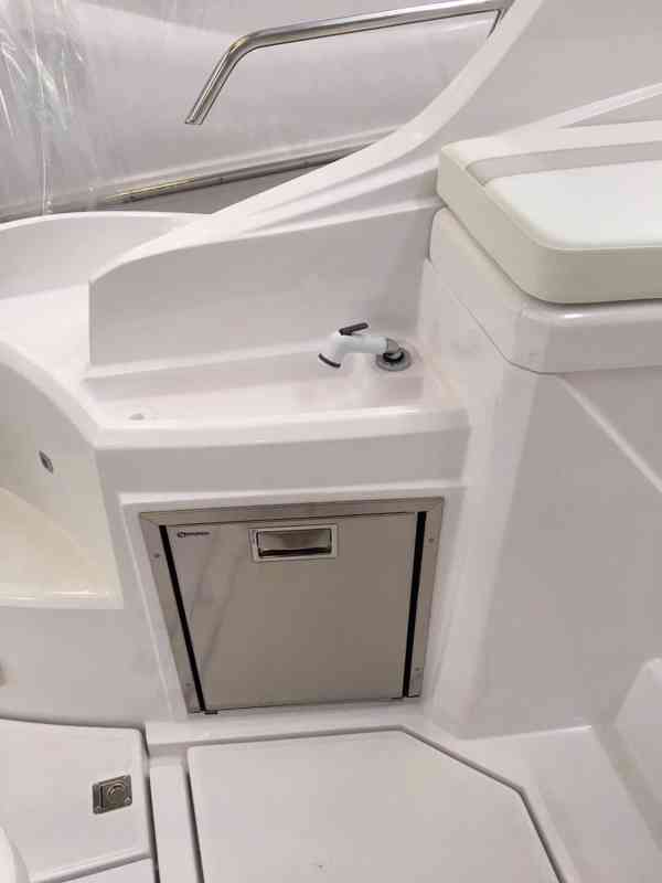 Prodám nová luxusní jachta Laver 23xl / 7,62m + motor 250HP	 - foto 18