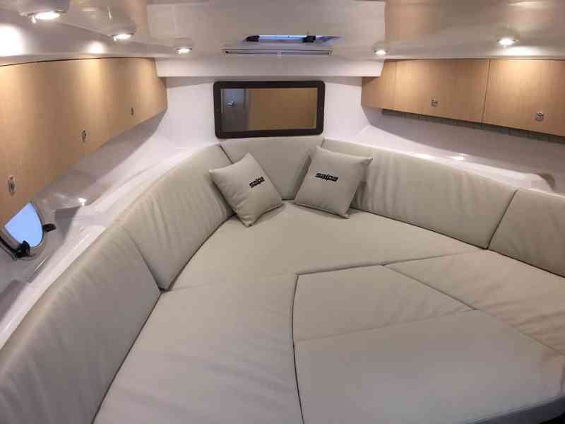 Prodám nová luxusní jachta Laver 23xl / 7,62m + motor 250HP	 - foto 7