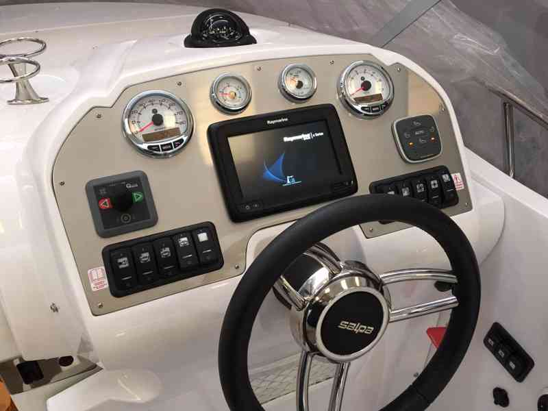 Prodám nová luxusní jachta Laver 23xl / 7,62m + motor 250HP	 - foto 19