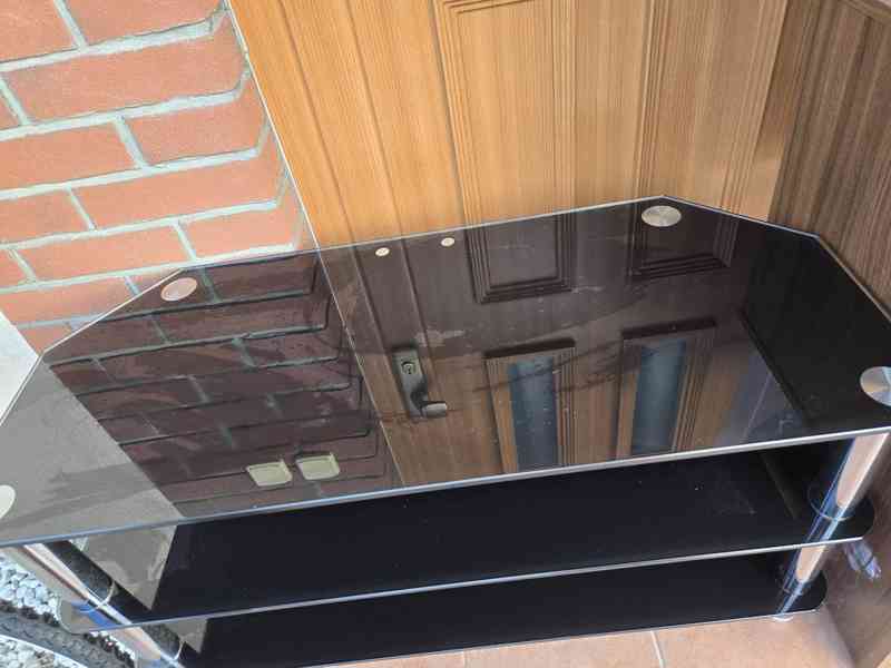 Stůl pod talevizi  - foto 2