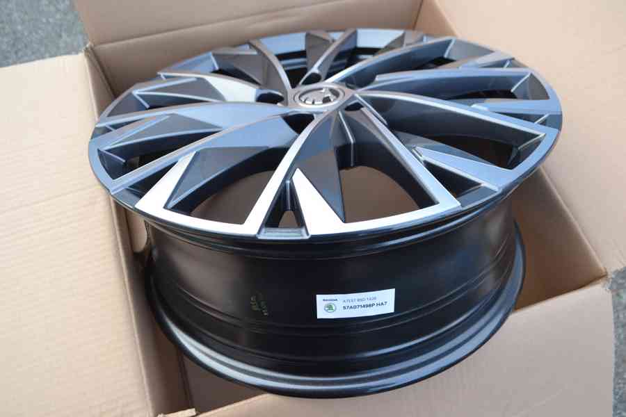 Škoda Karoq/Seat Ateca- NOVÉ 18 Alu disky 7Jx18 ET45, - foto 9