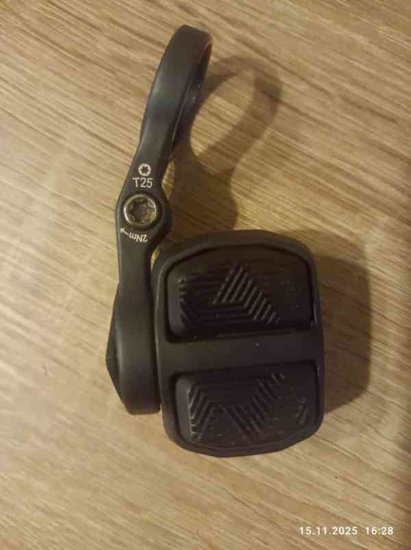 Sram AXS Pod Ultimate D1 elektronický řadící ovladač 