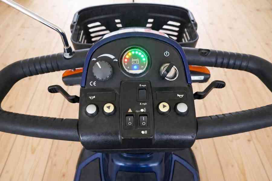 Elektrický tříkolový skútr pro seniory a ZTP  - foto 4