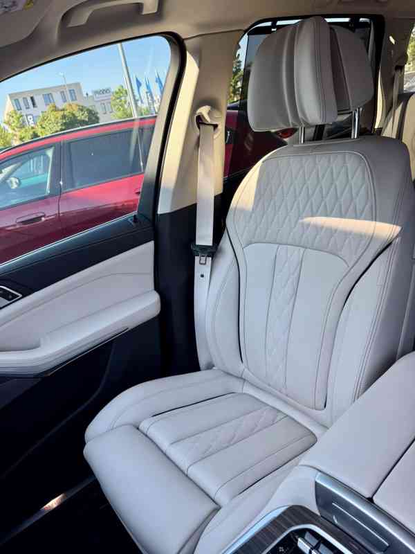 BMW X5 30d INDIVIDUAL 22" VZDUCH PANO NEZÁVISLÉ TAŽNÉ HUD  - foto 6