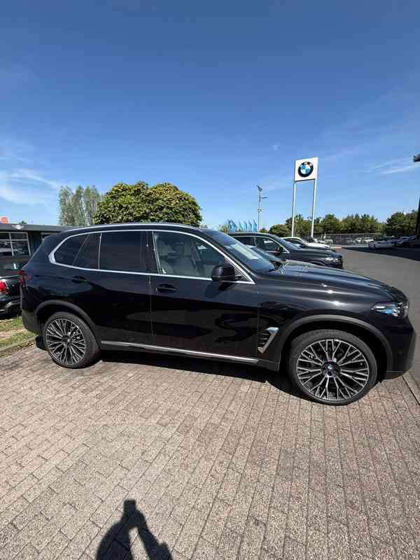 BMW X5 30d INDIVIDUAL 22" VZDUCH PANO NEZÁVISLÉ TAŽNÉ HUD  - foto 16