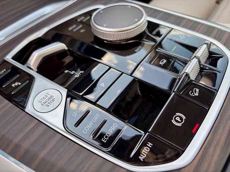 BMW X5 30d INDIVIDUAL 22" VZDUCH PANO NEZÁVISLÉ TAŽNÉ HUD  - foto 46