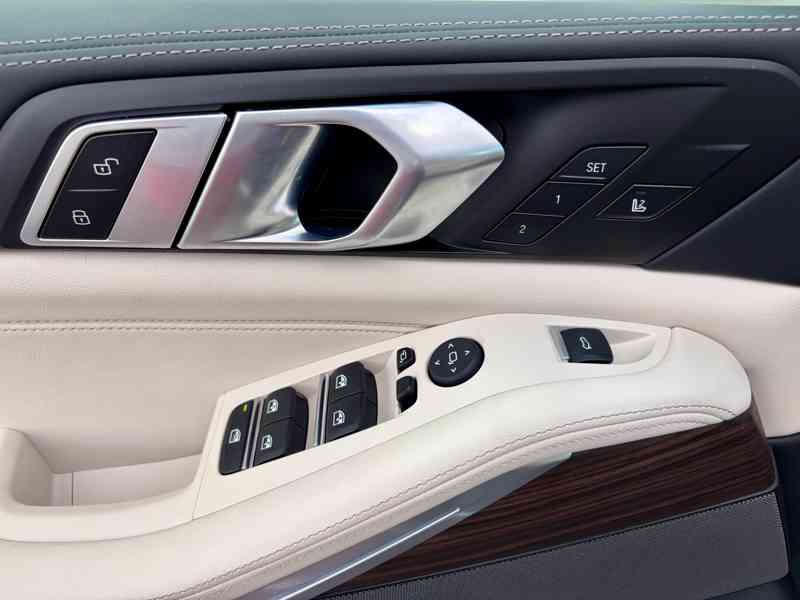 BMW X5 30d INDIVIDUAL 22" VZDUCH PANO NEZÁVISLÉ TAŽNÉ HUD  - foto 11