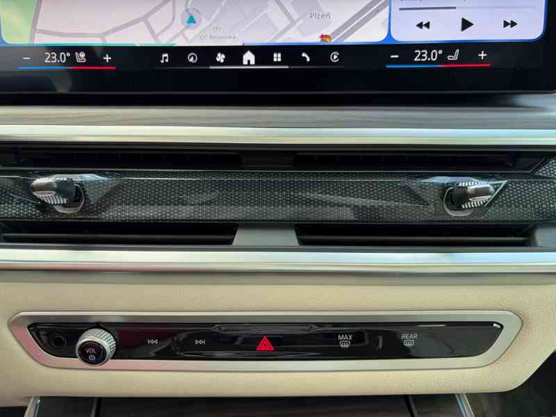 BMW X5 30d INDIVIDUAL 22" VZDUCH PANO NEZÁVISLÉ TAŽNÉ HUD  - foto 43