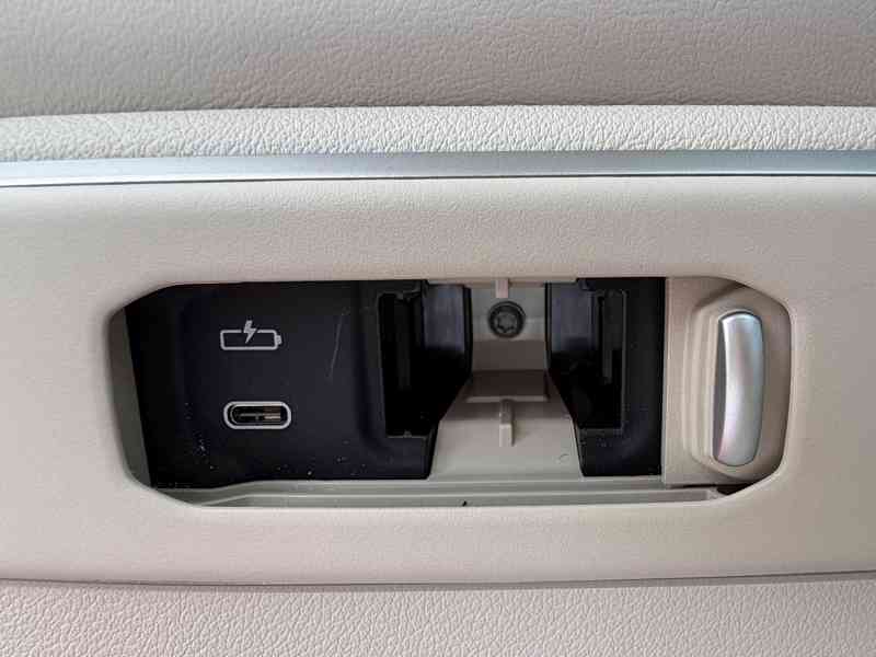 BMW X5 30d INDIVIDUAL 22" VZDUCH PANO NEZÁVISLÉ TAŽNÉ HUD  - foto 27