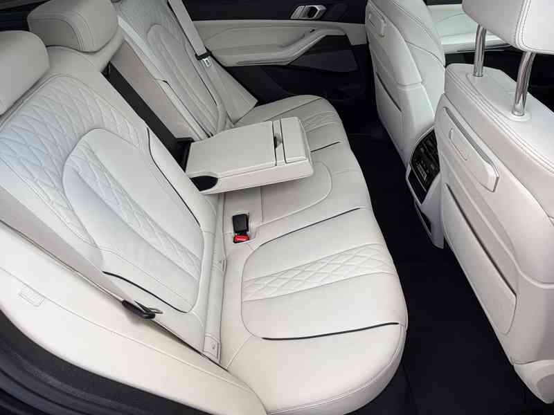 BMW X5 30d INDIVIDUAL 22" VZDUCH PANO NEZÁVISLÉ TAŽNÉ HUD  - foto 29