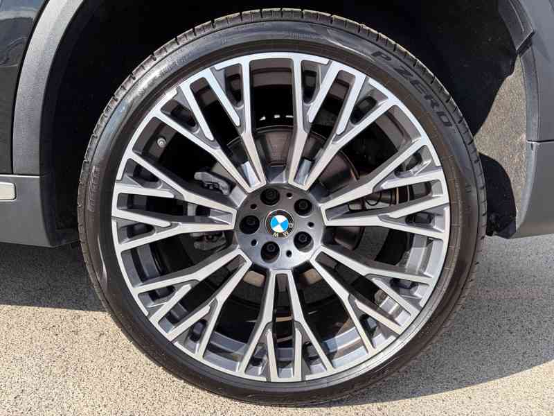 BMW X5 30d INDIVIDUAL 22" VZDUCH PANO NEZÁVISLÉ TAŽNÉ HUD  - foto 7