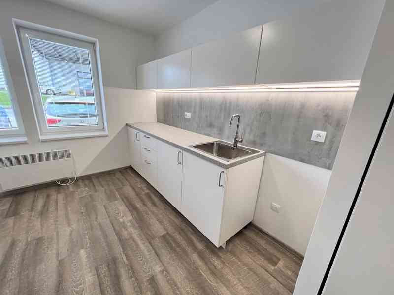 PRONÁJEM BYTU 1+KK, BRNO – MALOMĚŘICE  - foto 9