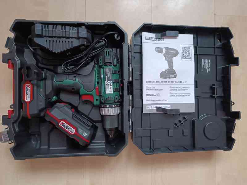 Sada s aku vrtacím šroubovákem - foto 3