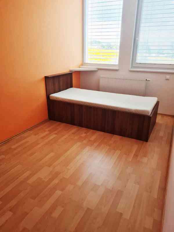 Pronájem prostorného bytu 3+1 v Novém Šaldorfu - foto 6