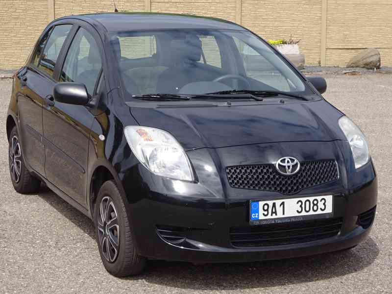 Toyota Yaris 1.0i r.v.2008 (51kw) 1.Maj.serv.kníž.ČR