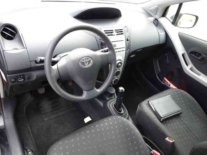 Toyota Yaris 1.0i r.v.2008 (51kw) 1.Maj.serv.kníž.ČR - foto 5