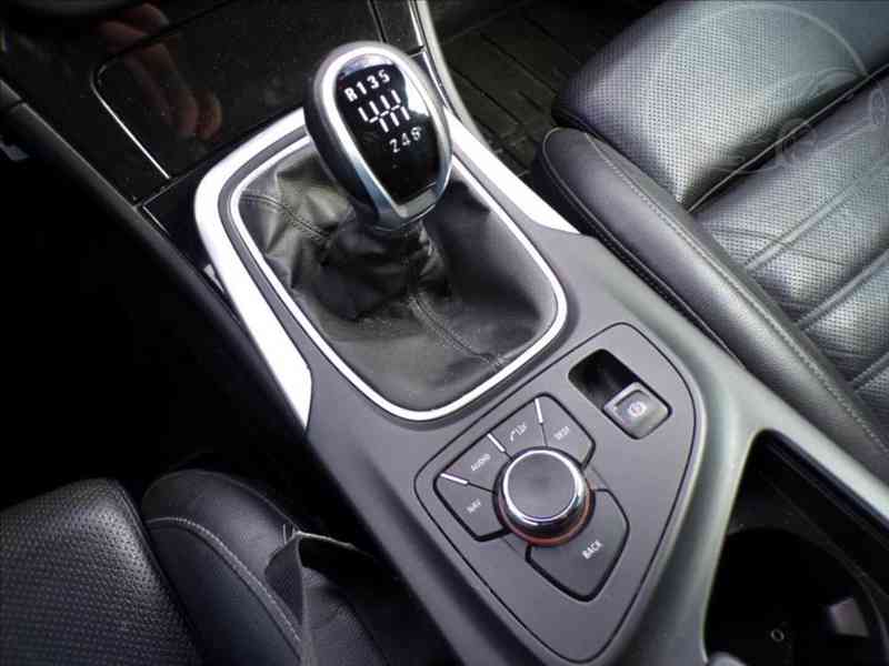 Opel Insignia 2,0 CDTi BI-TURBO  4X4 143kW - foto 7