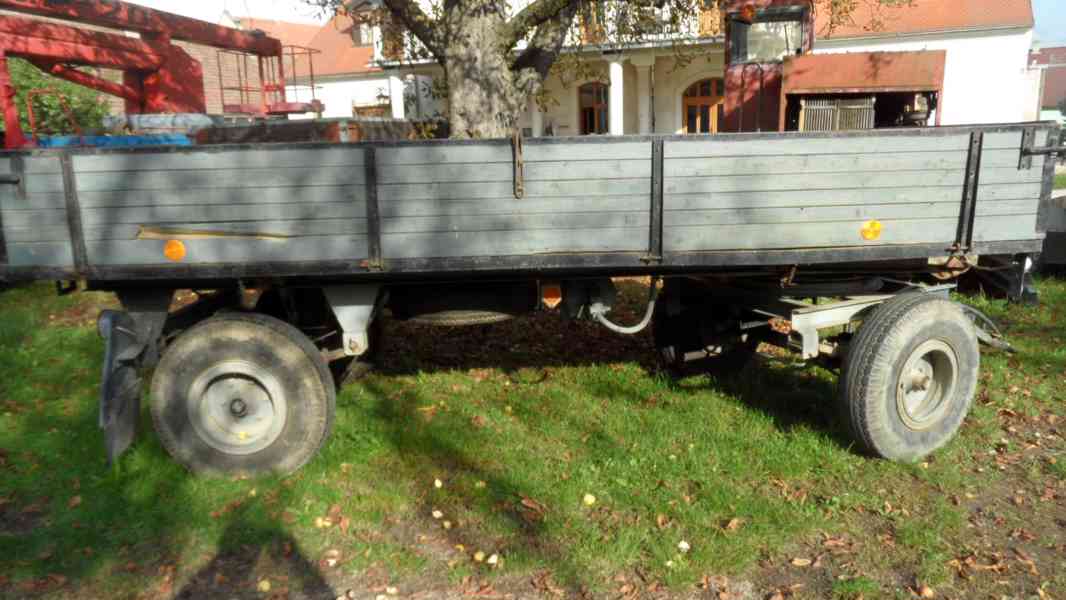 Traktorový přívěs vlek štráfka sklápěcí - foto 3