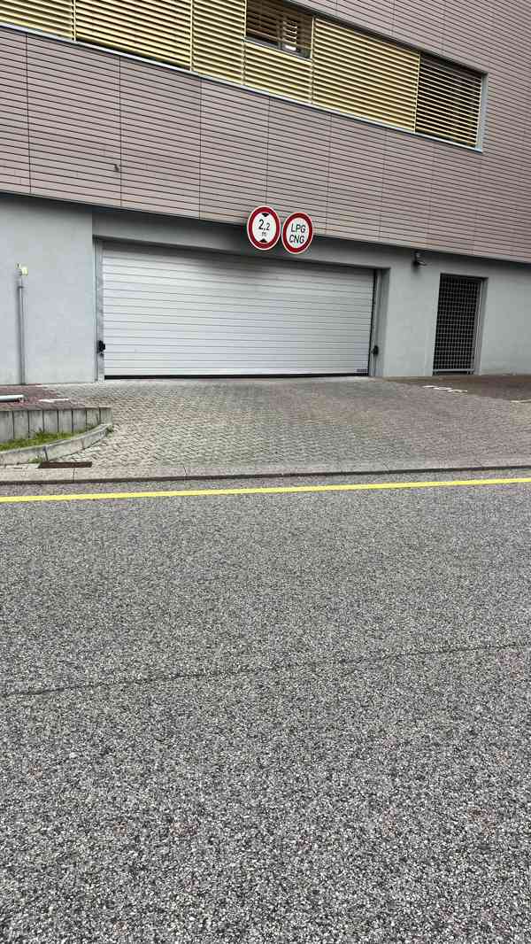 Pronájem parkovácího místa v Č.Budějovicích - foto 2