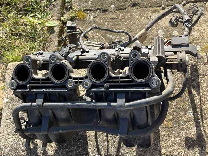 FELICIA 1.6 sací potrubí 032129711G AEE - foto 6