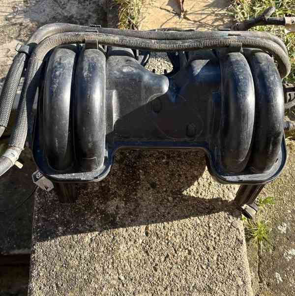 FELICIA 1.6 sací potrubí 032129711G AEE - foto 7