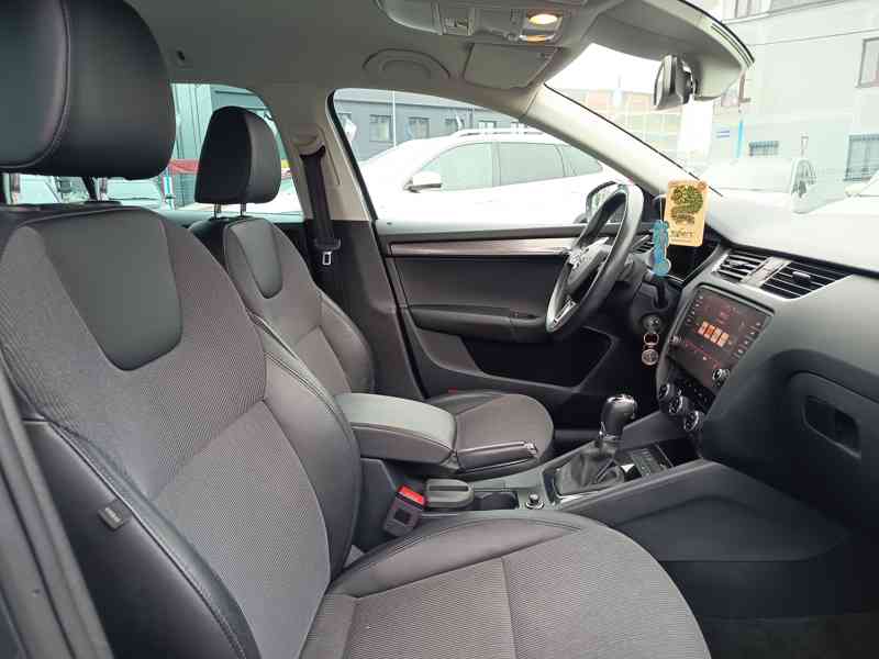 ŠKODA Octavia Combi 1,6TDI Style Plus DSG Virtual  - foto 11
