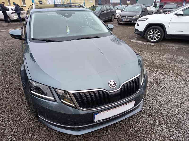 ŠKODA Octavia Combi 1,6TDI Style Plus DSG Virtual  - foto 3
