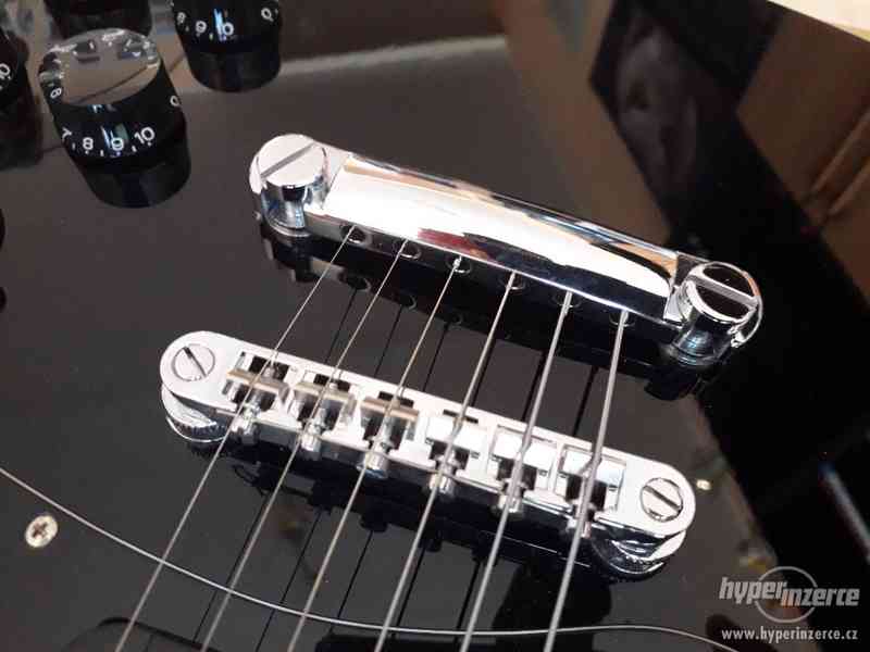 Elektrická kytara Epiphone SG + zesilovač + ladička - foto 4