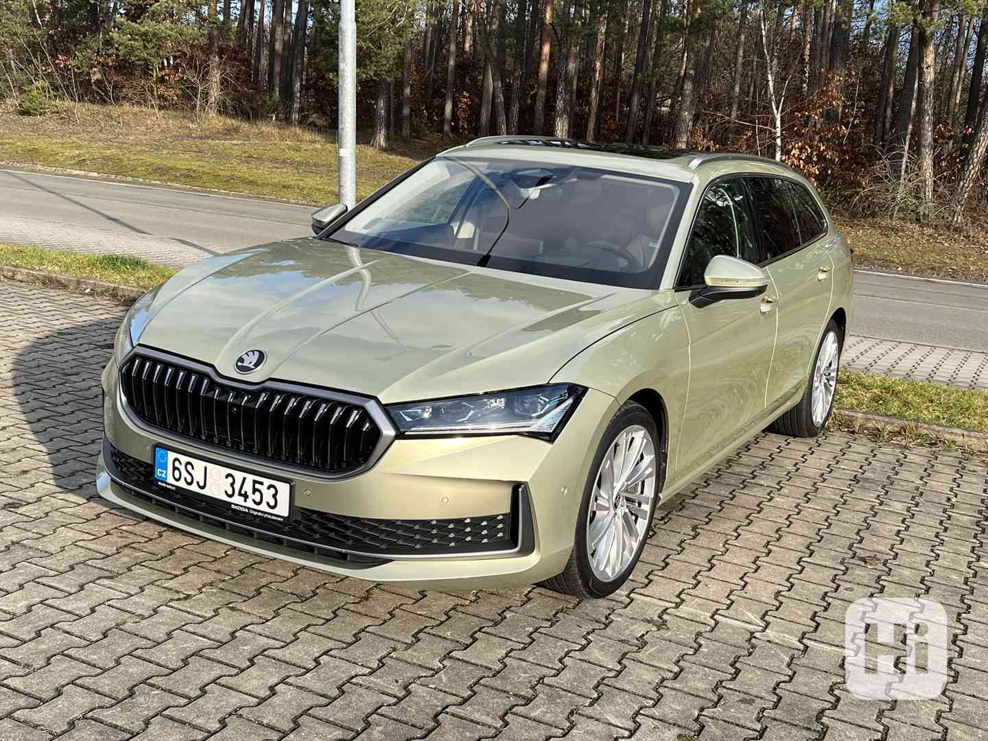 ŠKODA SUPERB COMBI L&K,2024,25t km,ČR,ZÁRUKA 5 LET - foto 1