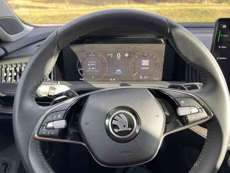 ŠKODA SUPERB COMBI L&K,2024,25t km,ČR,ZÁRUKA 5 LET - foto 19