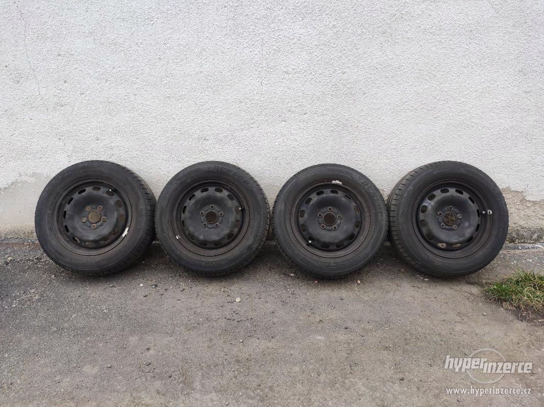 plechové disky Ford 5X108 6jx15H2 ET 52,5 + letní 195 60 15 - foto 1