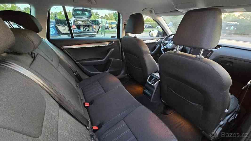 Škoda Octavia 2,0   TDI 110kW DSG Style+ - foto 5