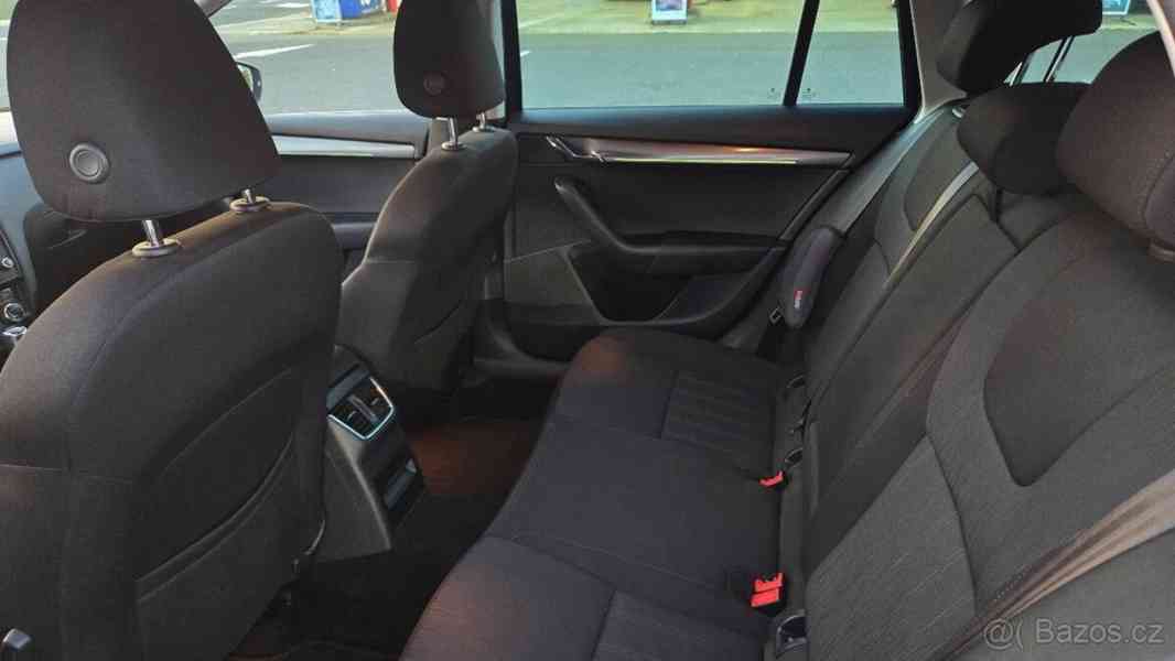 Škoda Octavia 2,0   TDI 110kW DSG Style+ - foto 13