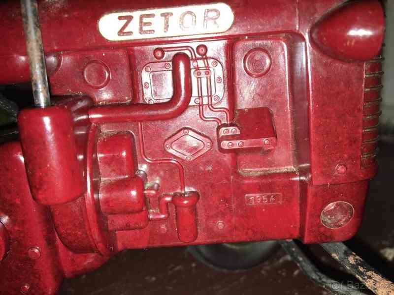 Bakelitový traktor zetor 25 rok 1954 - foto 3