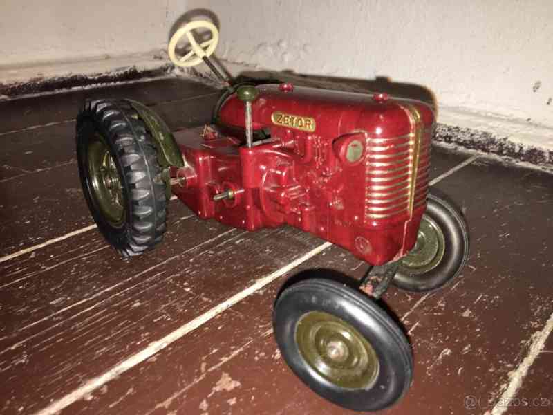 Bakelitový traktor zetor 25 rok 1954 - foto 9