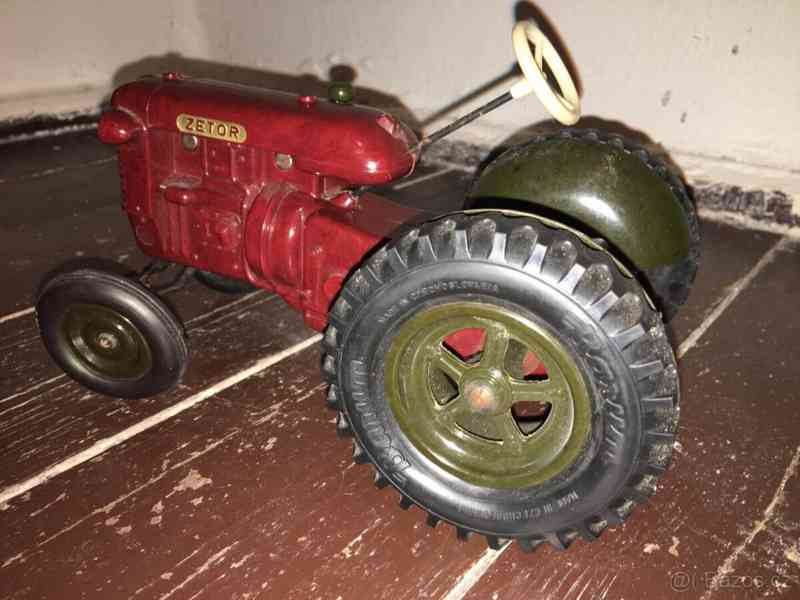 Bakelitový traktor zetor 25 rok 1954 - foto 5