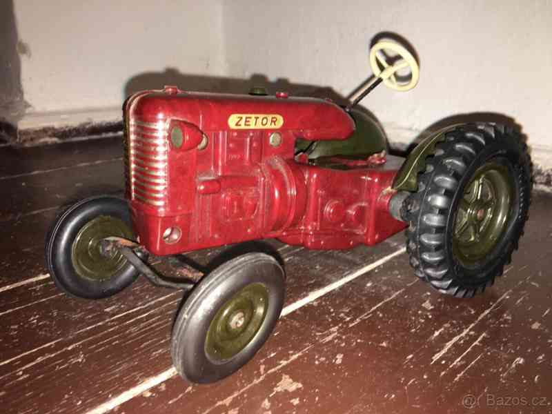 Bakelitový traktor zetor 25 rok 1954 - foto 6