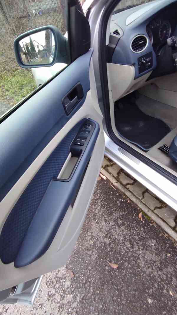 Ford Focus  - foto 7