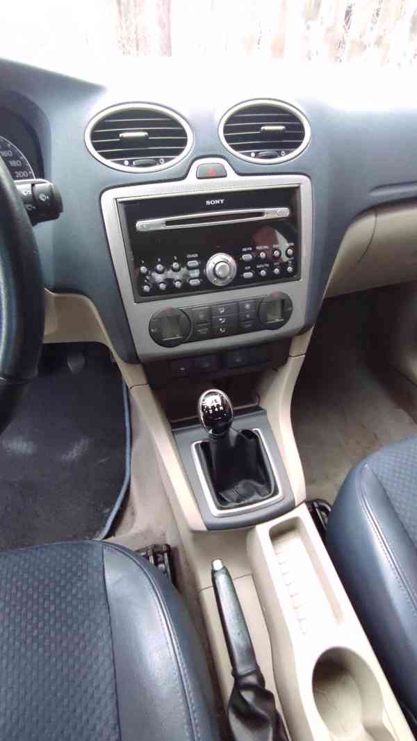 Ford Focus  - foto 12