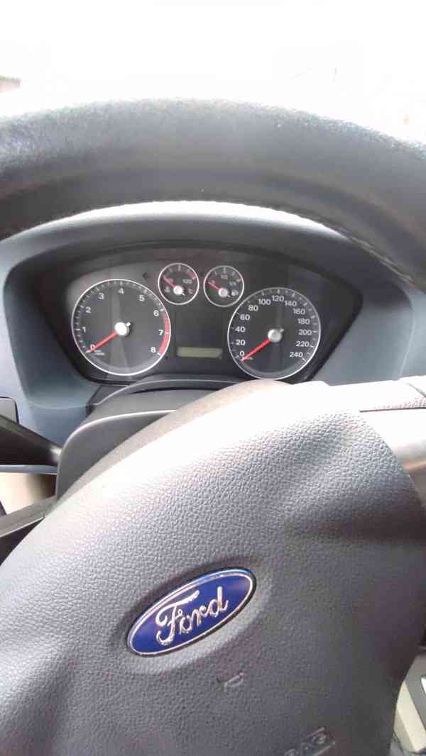 Ford Focus  - foto 6