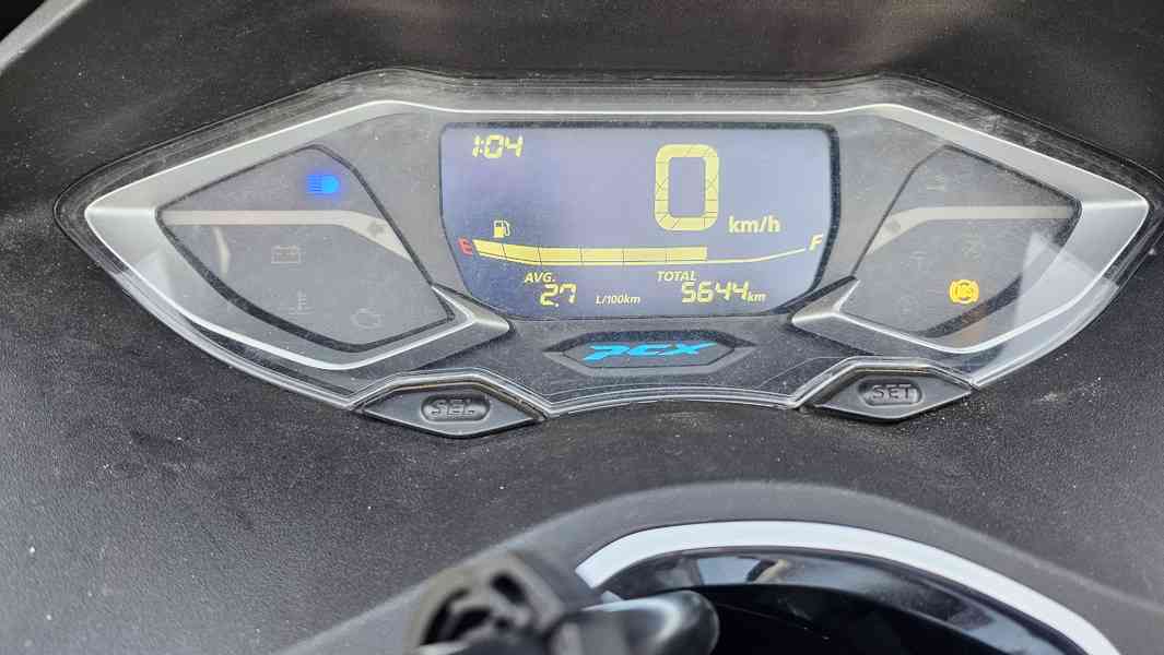 Prodáme Honda PCX125ccm, rv. 2023, 1. majitel, STÁLE ZÁRUKA - foto 7