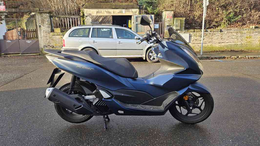 Prodáme Honda PCX125ccm, rv. 2023, 1. majitel, STÁLE ZÁRUKA - foto 6