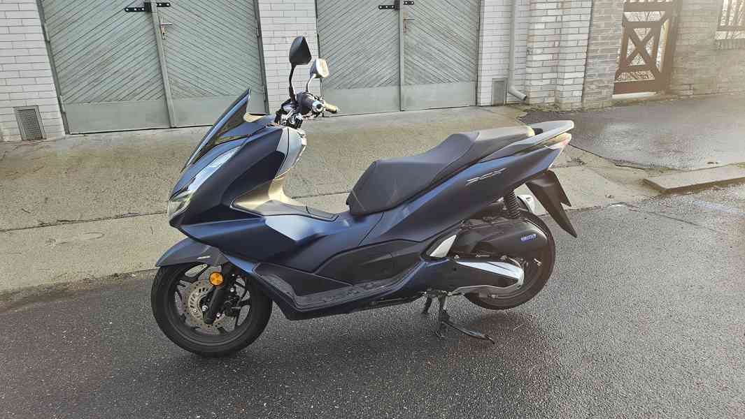 Prodáme Honda PCX125ccm, rv. 2023, 1. majitel, STÁLE ZÁRUKA - foto 3