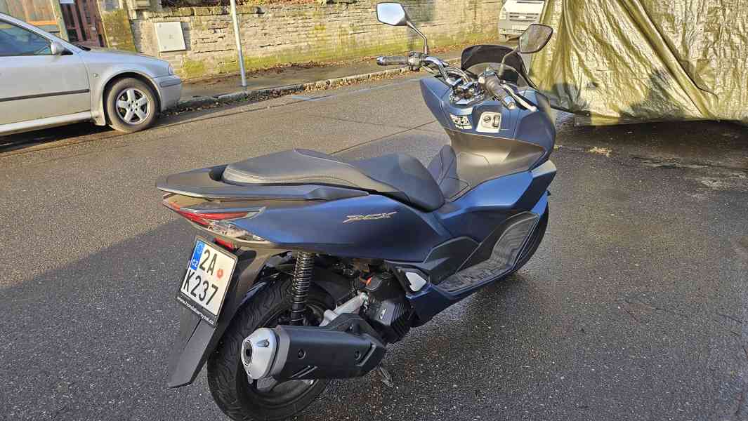 Prodáme Honda PCX125ccm, rv. 2023, 1. majitel, STÁLE ZÁRUKA - foto 5